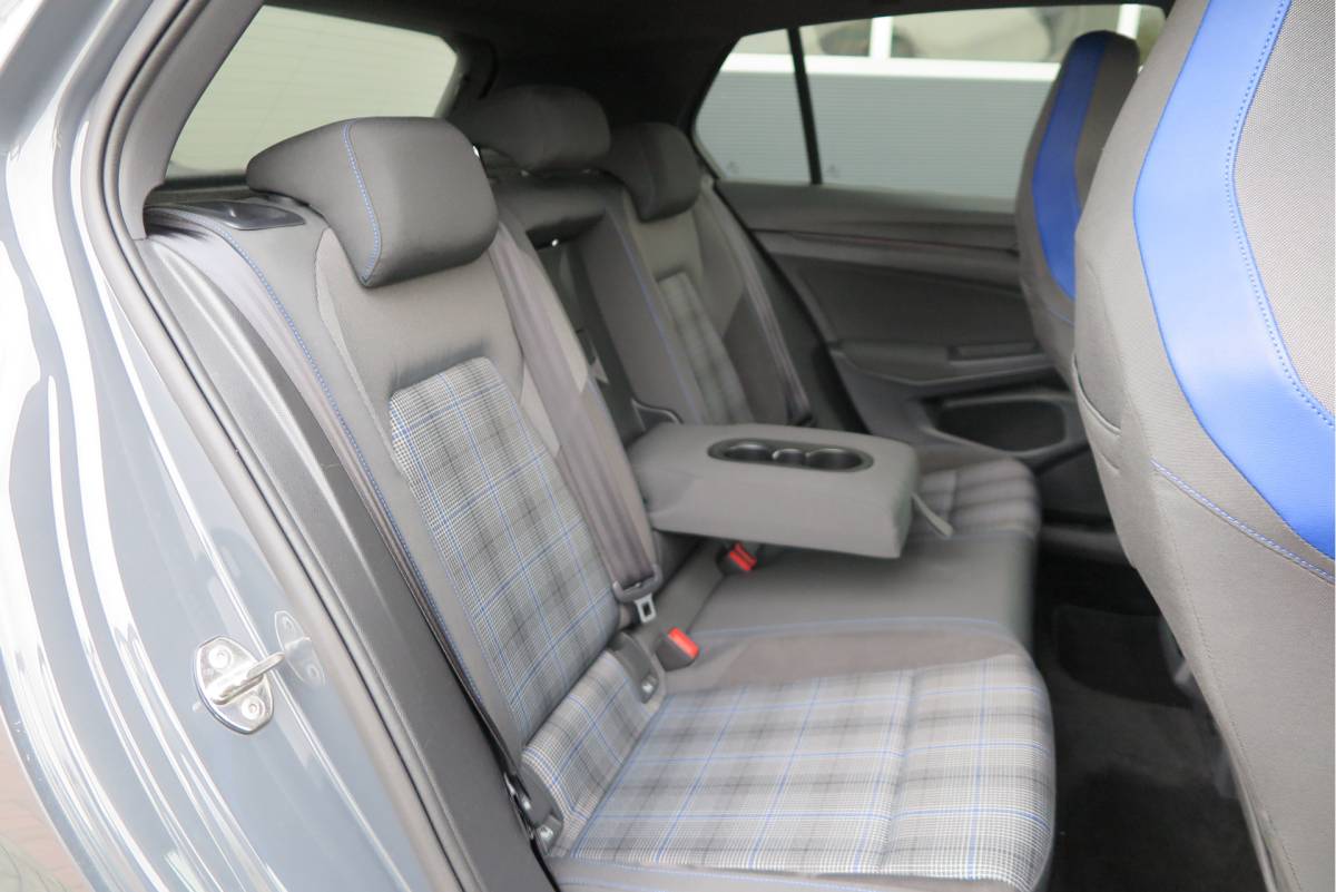 Volkswagen Golf Volkswagen Golf 1.4 eHybrid 245pk GTE  ,SOH 93%. Trekhaak afneembaar,ACC, PDC, Virtual cockpit,Navi, DAB+ , Carplay , Zwarte hemelbekleding, 18″LMV etc.