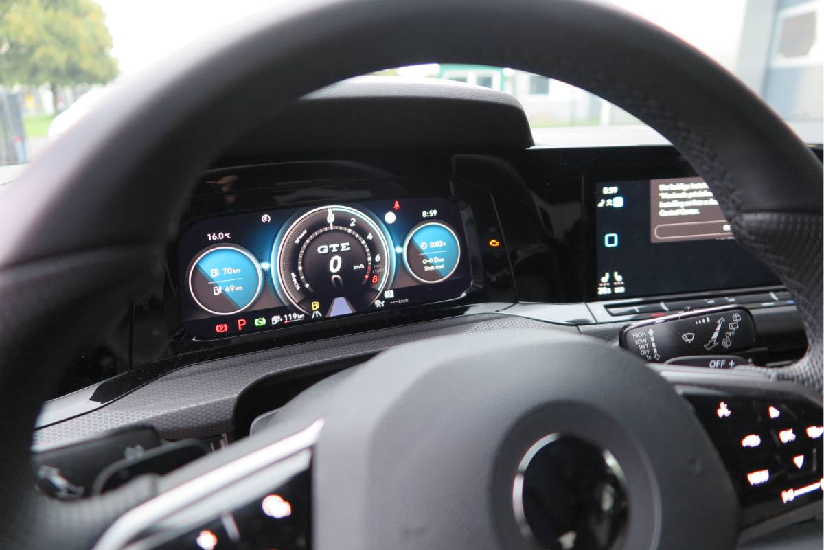 Volkswagen Golf Volkswagen Golf 1.4 eHybrid 245pk GTE  ,SOH 93%. Trekhaak afneembaar,ACC, PDC, Virtual cockpit,Navi, DAB+ , Carplay , Zwarte hemelbekleding, 18″LMV etc.