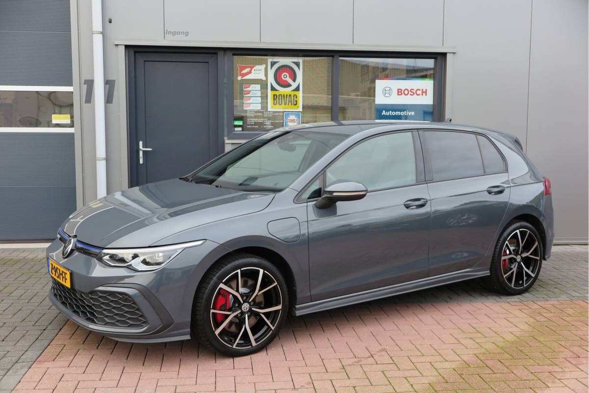 Volkswagen Golf Volkswagen Golf 1.4 eHybrid 245pk GTE  ,SOH 93%. Trekhaak afneembaar,ACC, PDC, Virtual cockpit,Navi, DAB+ , Carplay , Zwarte hemelbekleding, 18″LMV etc.