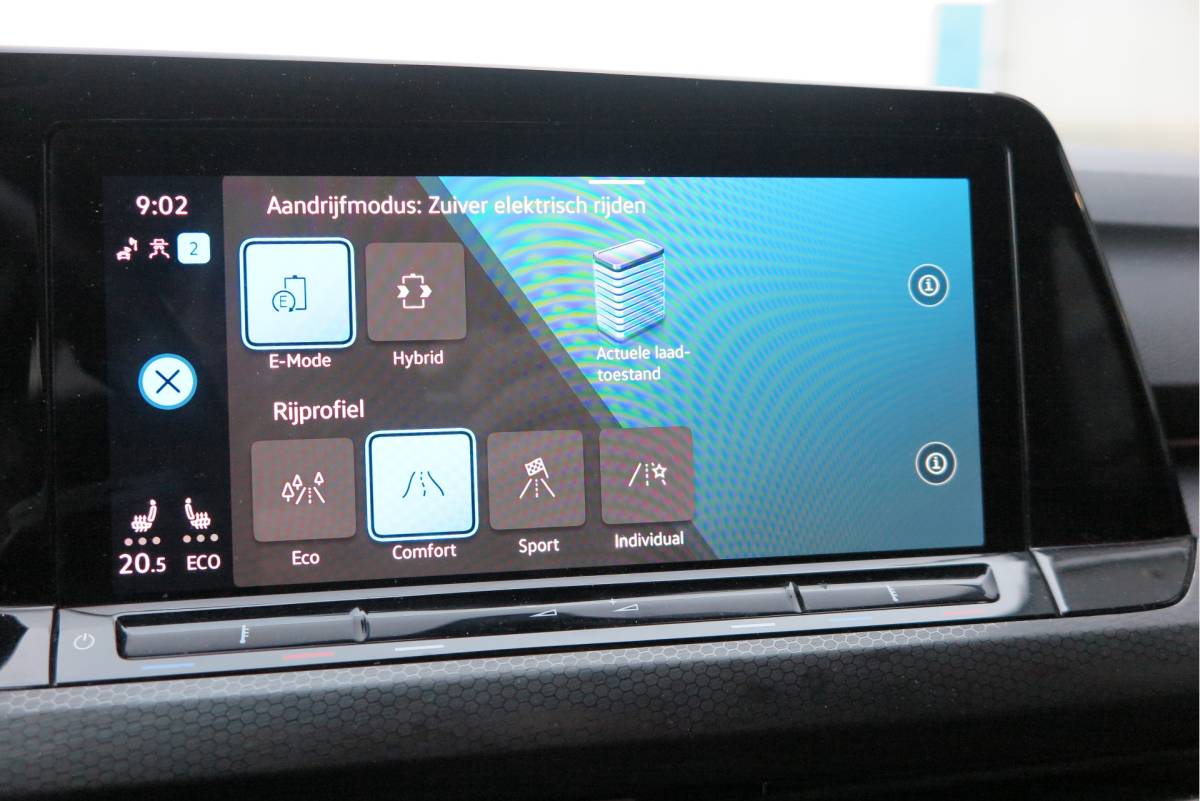 Volkswagen Golf Volkswagen Golf 1.4 eHybrid 245pk GTE  ,SOH 93%. Trekhaak afneembaar,ACC, PDC, Virtual cockpit,Navi, DAB+ , Carplay , Zwarte hemelbekleding, 18″LMV etc.
