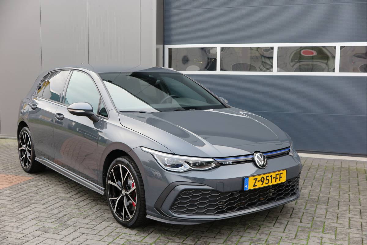 Volkswagen Golf Volkswagen Golf 1.4 eHybrid 245pk GTE  ,SOH 93%. Trekhaak afneembaar,ACC, PDC, Virtual cockpit,Navi, DAB+ , Carplay , Zwarte hemelbekleding, 18″LMV etc.