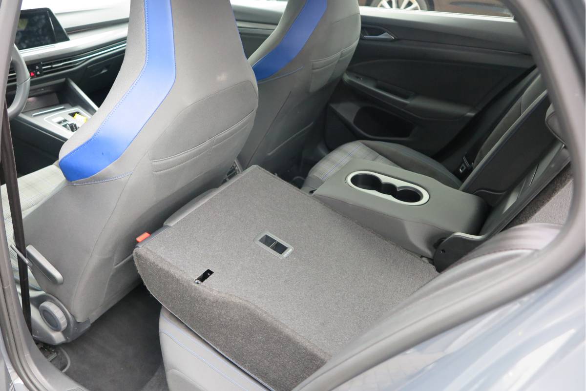 Volkswagen Golf Volkswagen Golf 1.4 eHybrid 245pk GTE  ,SOH 93%. Trekhaak afneembaar,ACC, PDC, Virtual cockpit,Navi, DAB+ , Carplay , Zwarte hemelbekleding, 18″LMV etc.