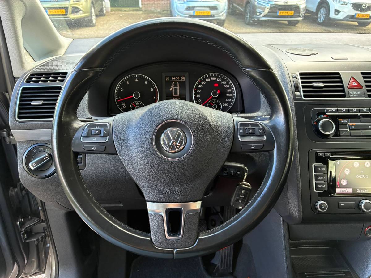 Volkswagen Touran Volkswagen Touran 1.2 TSI Comfortline BlueMotion | Cruise + Clima + Navi Nu € 5.975,-!!!