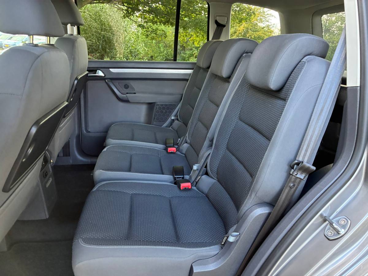 Volkswagen Touran Volkswagen Touran 1.2 TSI Comfortline BlueMotion | Cruise + Clima + Navi Nu € 5.975,-!!!