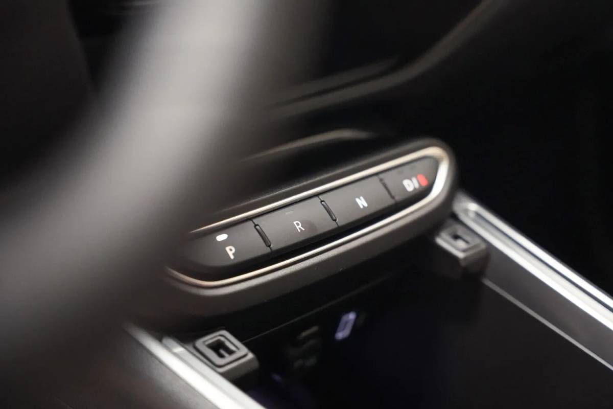 Fiat 600e Fiat 600e La Prima 54 kWh 3-Fase [ Massage Stoel Navi Camera Apple / Android Leder Stoelverwarming ]