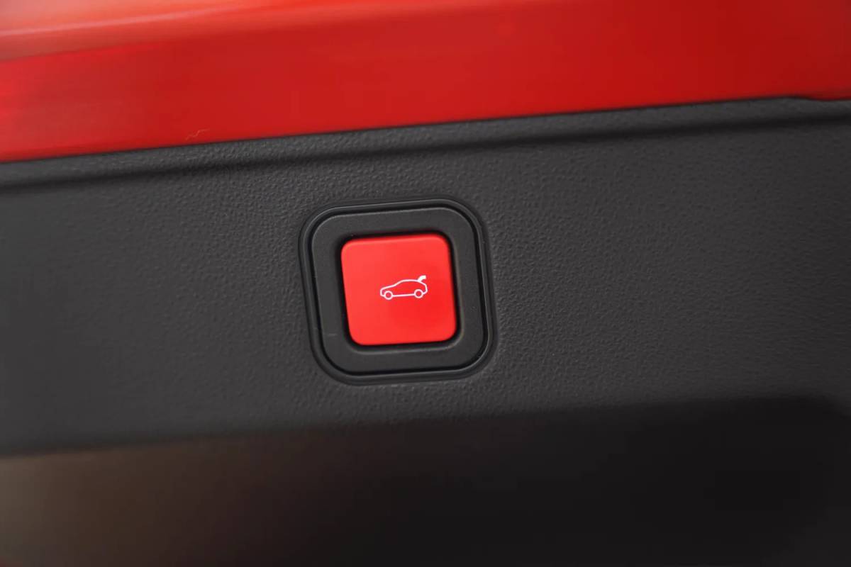 Fiat 600e Fiat 600e La Prima 54 kWh 3-Fase [ Massage Stoel Navi Camera Apple / Android Leder Stoelverwarming ]