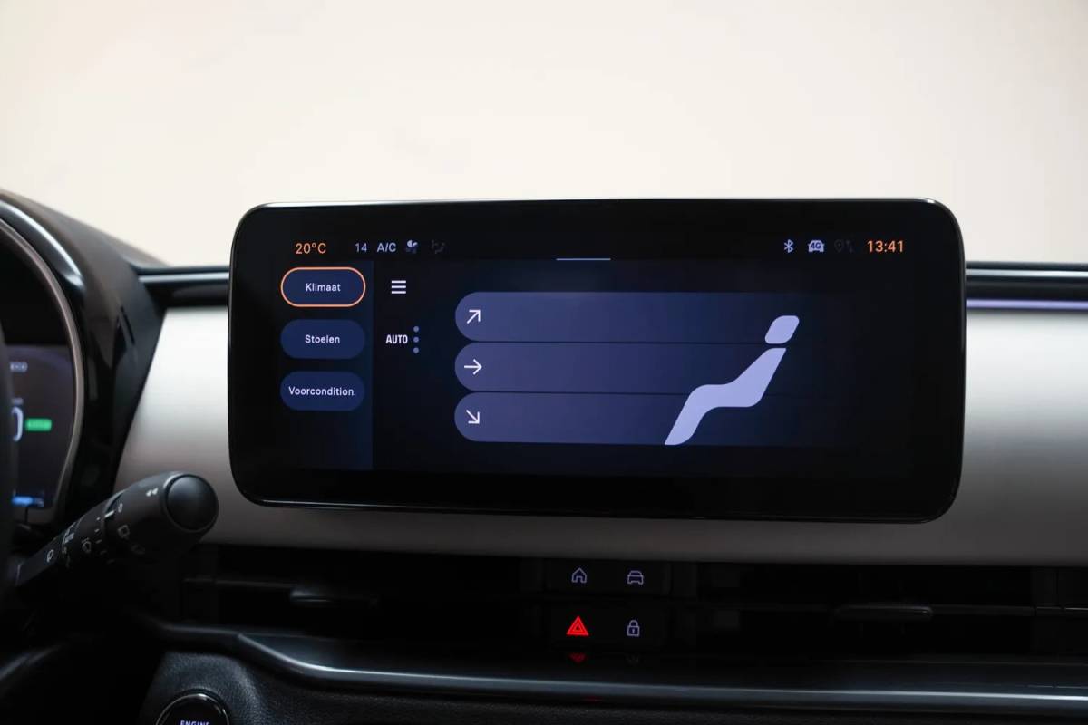 Fiat 600e Fiat 600e La Prima 54 kWh 3-Fase [ Massage Stoel Navi Camera Apple / Android Leder Stoelverwarming ]