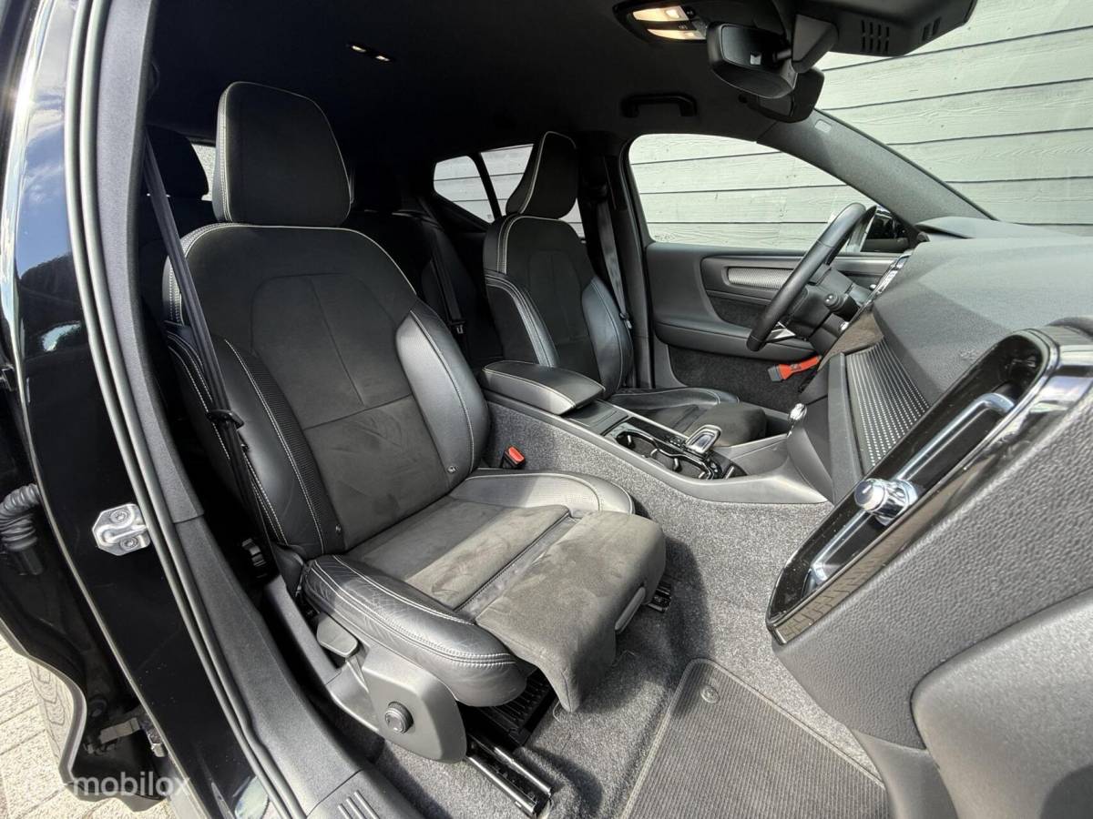 Volvo XC40 Volvo XC40 Recharge P8 AWD R-Design Camera/Winterpack/Carplay