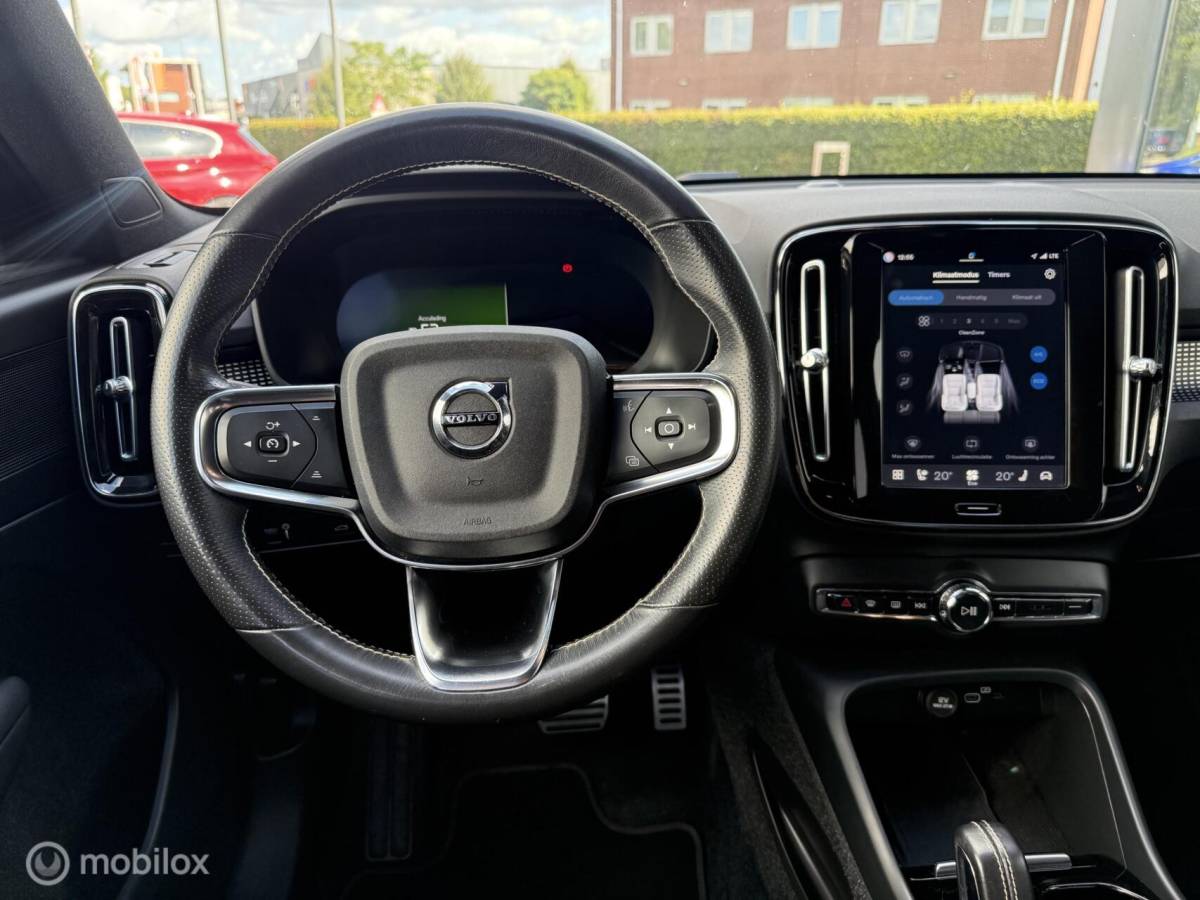 Volvo XC40 Volvo XC40 Recharge P8 AWD R-Design Camera/Winterpack/Carplay