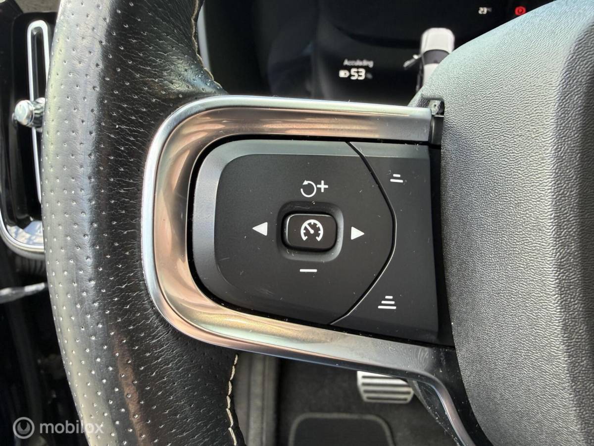 Volvo XC40 Volvo XC40 Recharge P8 AWD R-Design Camera/Winterpack/Carplay