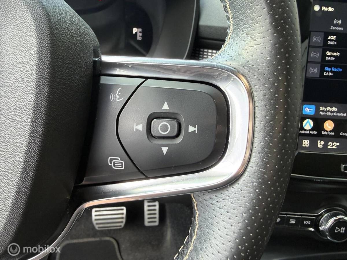 Volvo XC40 Volvo XC40 Recharge P8 AWD R-Design Camera/Winterpack/Carplay