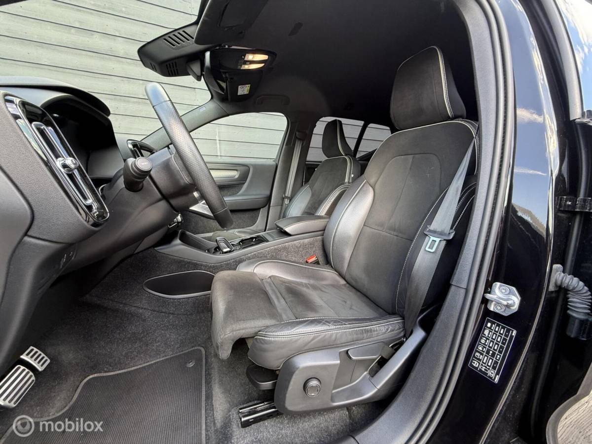 Volvo XC40 Volvo XC40 Recharge P8 AWD R-Design Camera/Winterpack/Carplay
