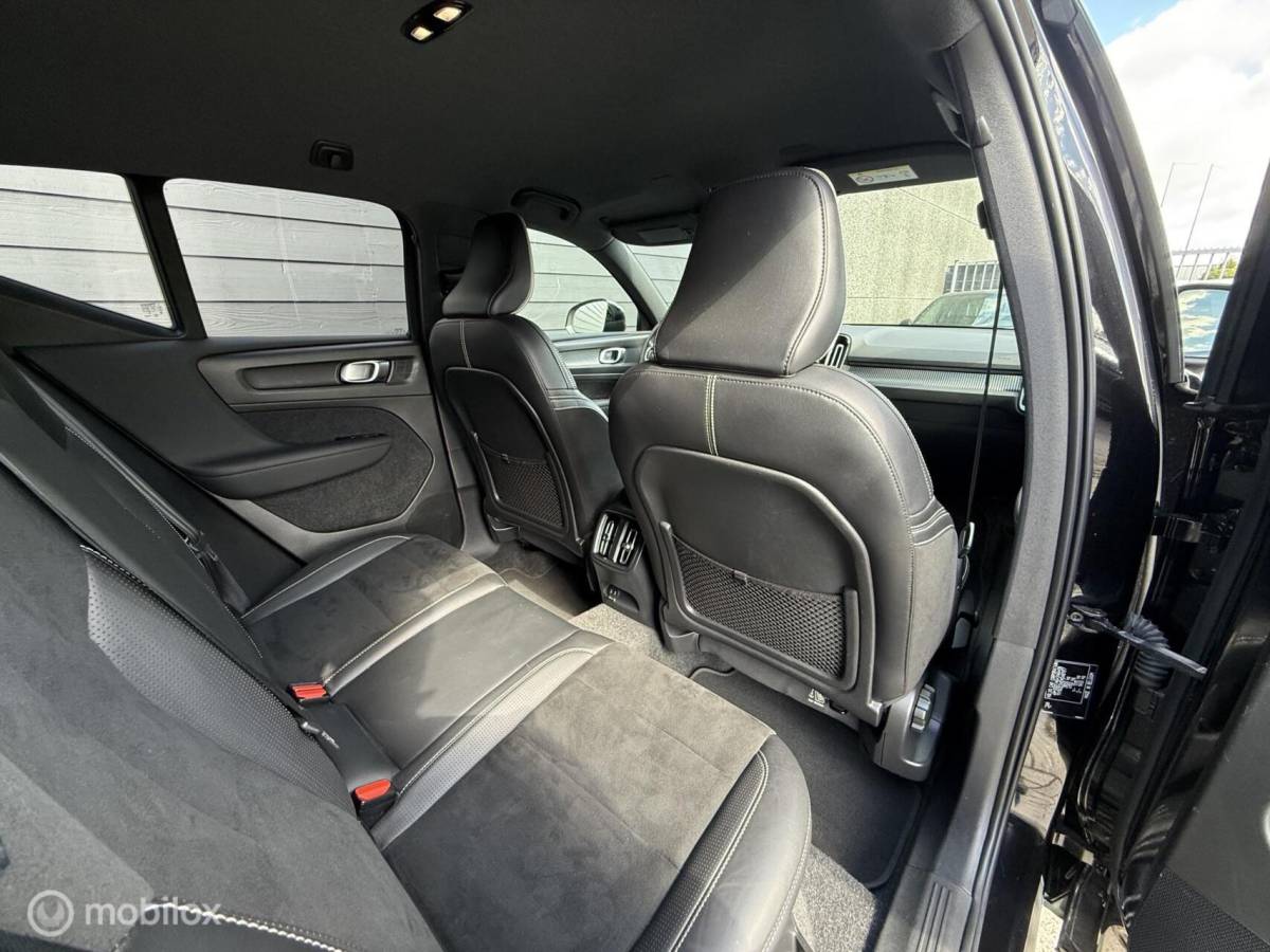 Volvo XC40 Volvo XC40 Recharge P8 AWD R-Design Camera/Winterpack/Carplay