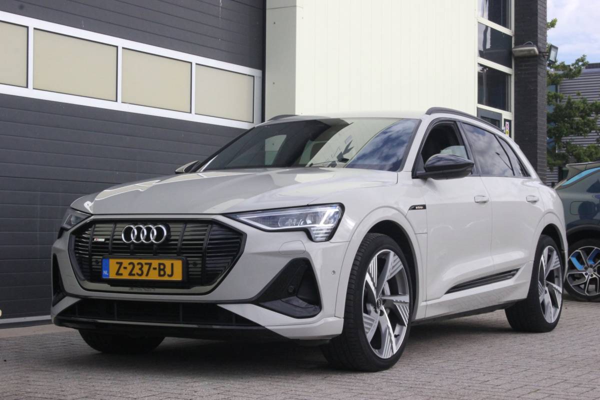 Audi e-tron Audi E-tron 50 quattro S edition S-Line | Trekhaak | Siambeige