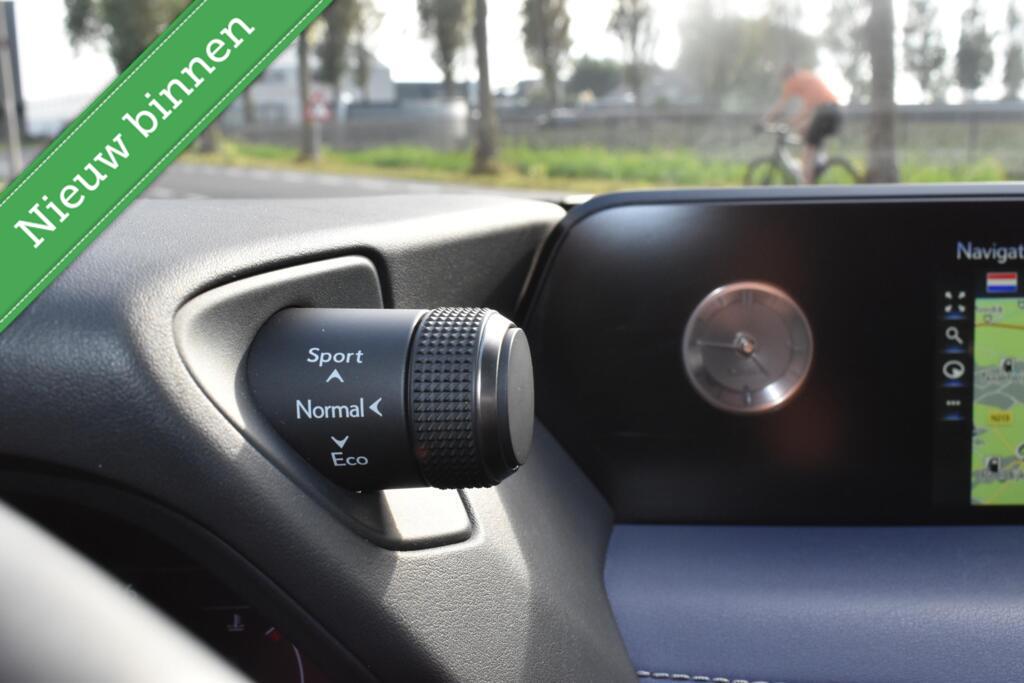 Lexus UX Lexus UX 250h Midnight Edition ACC/BLIND SPOT/ELEK. A KLEP/ETC.!