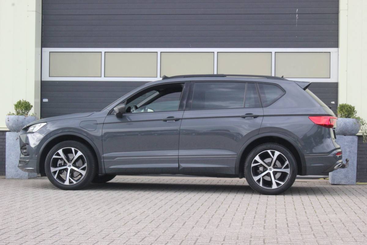 SEAT Tarraco Seat Tarraco 1.4 TSI e-Hybrid PHEV FR Business Intense | Trekhaak | Dak