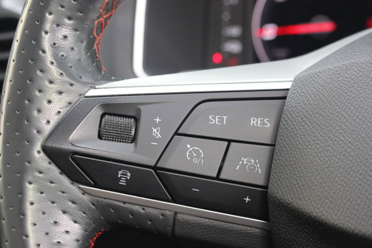 SEAT Tarraco Seat Tarraco 1.4 TSI e-Hybrid PHEV FR Business Intense | Trekhaak | Dak