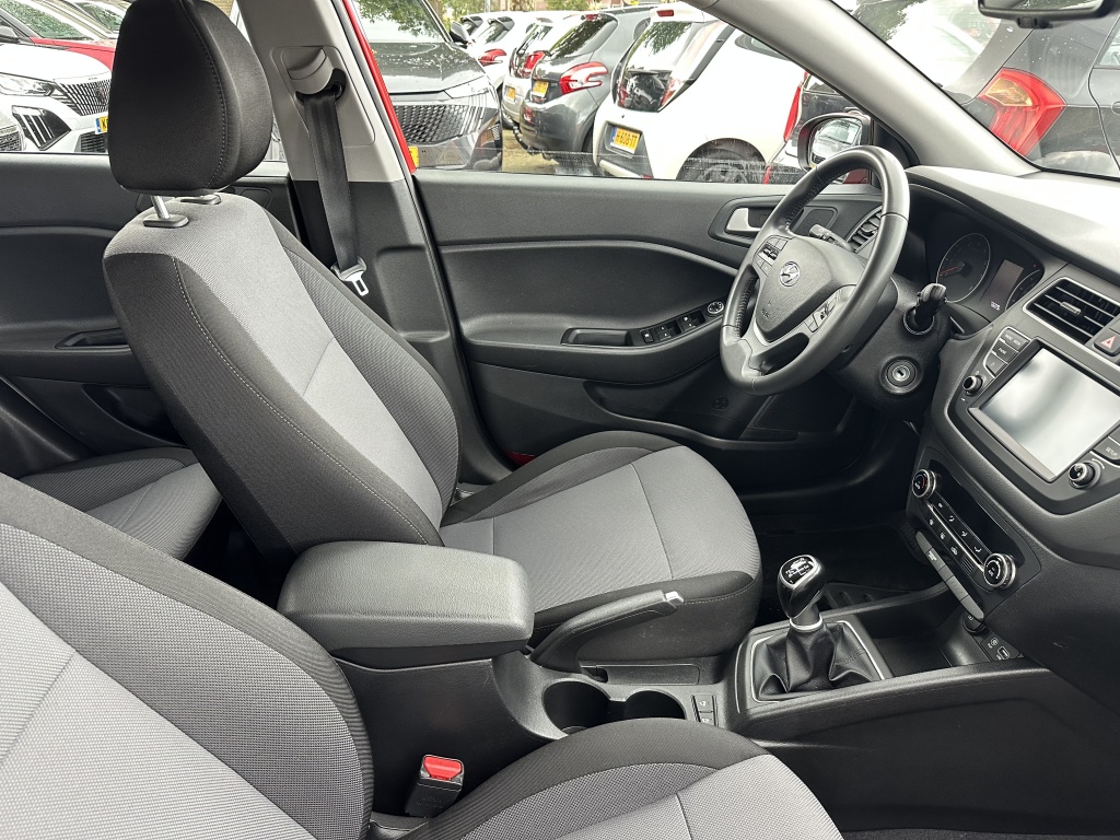Hyundai i20 Hyundai i20 1.0 T-GDI Comfort | Achteruitrijcamera | Apple CarPlay |