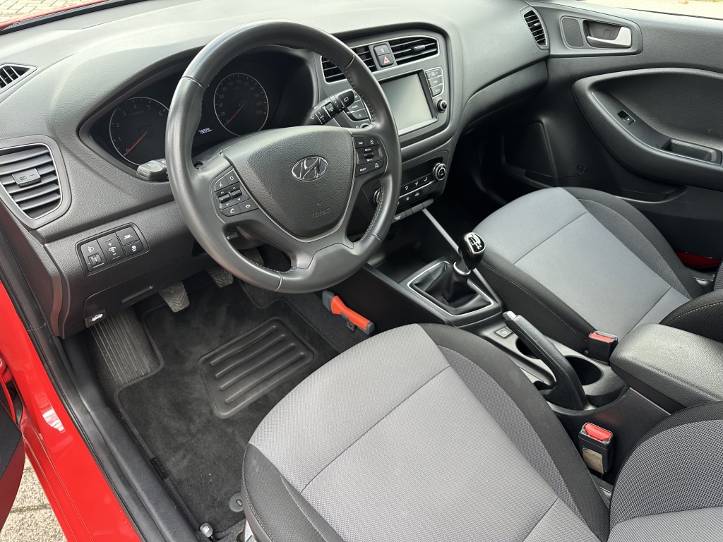 Hyundai i20 Hyundai i20 1.0 T-GDI Comfort | Achteruitrijcamera | Apple CarPlay |