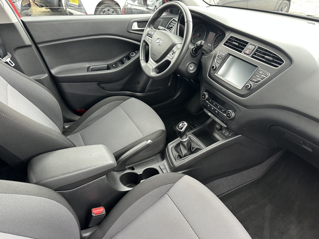 Hyundai i20 Hyundai i20 1.0 T-GDI Comfort | Achteruitrijcamera | Apple CarPlay |