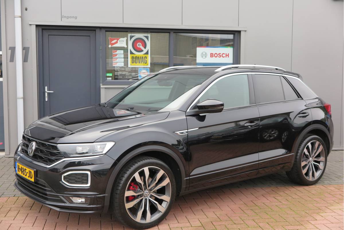 Volkswagen T-Roc Volkswagen T-Roc 1.5 TSI  150pk DSG Sport Business R-Line ,Led,Trekhaak ,Navi, Achteruitrijcamera, Virtual cockpit, DAB+ , PDC, LMV19″ ,Electr. achterklep, Carplay etc.