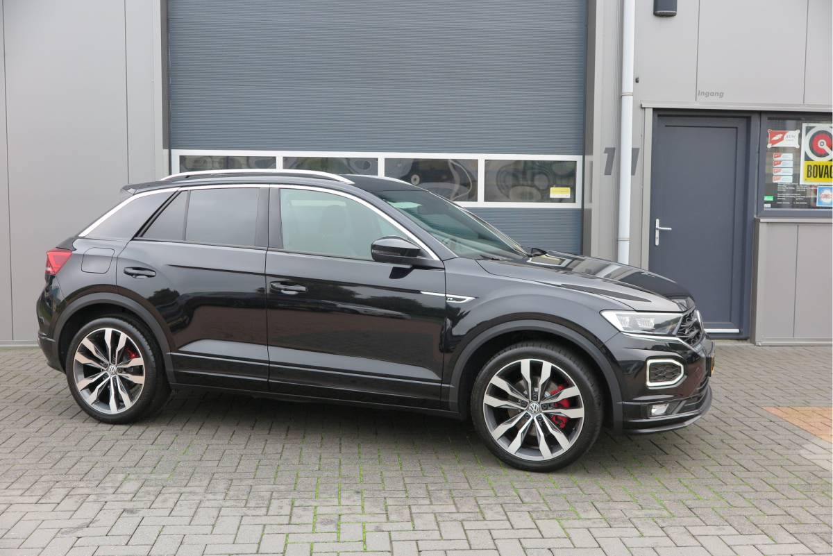 Volkswagen T-Roc Volkswagen T-Roc 1.5 TSI  150pk DSG Sport Business R-Line ,Led,Trekhaak ,Navi, Achteruitrijcamera, Virtual cockpit, DAB+ , PDC, LMV19″ ,Electr. achterklep, Carplay etc.