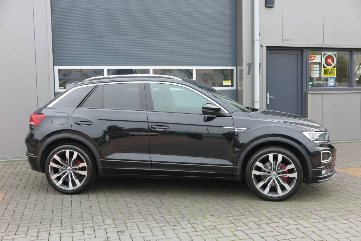 Volkswagen T-Roc Volkswagen T-Roc 1.5 TSI  150pk DSG Sport Business R-Line ,Led,Trekhaak ,Navi, Achteruitrijcamera, Virtual cockpit, DAB+ , PDC, LMV19″ ,Electr. achterklep, Carplay etc.