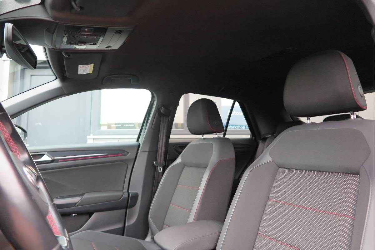 Volkswagen T-Roc Volkswagen T-Roc 1.5 TSI  150pk DSG Sport Business R-Line ,Led,Trekhaak ,Navi, Achteruitrijcamera, Virtual cockpit, DAB+ , PDC, LMV19″ ,Electr. achterklep, Carplay etc.