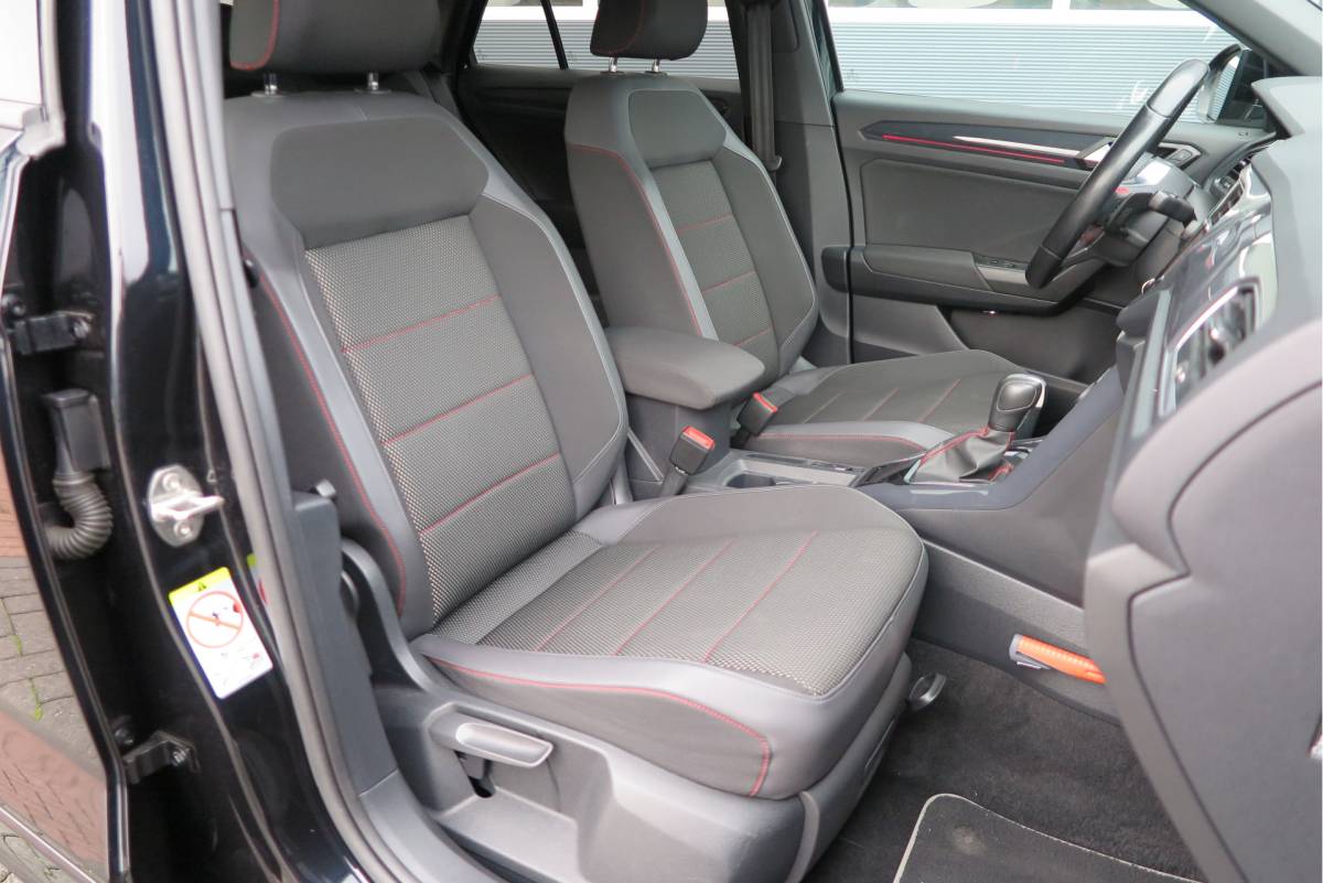 Volkswagen T-Roc Volkswagen T-Roc 1.5 TSI  150pk DSG Sport Business R-Line ,Led,Trekhaak ,Navi, Achteruitrijcamera, Virtual cockpit, DAB+ , PDC, LMV19″ ,Electr. achterklep, Carplay etc.