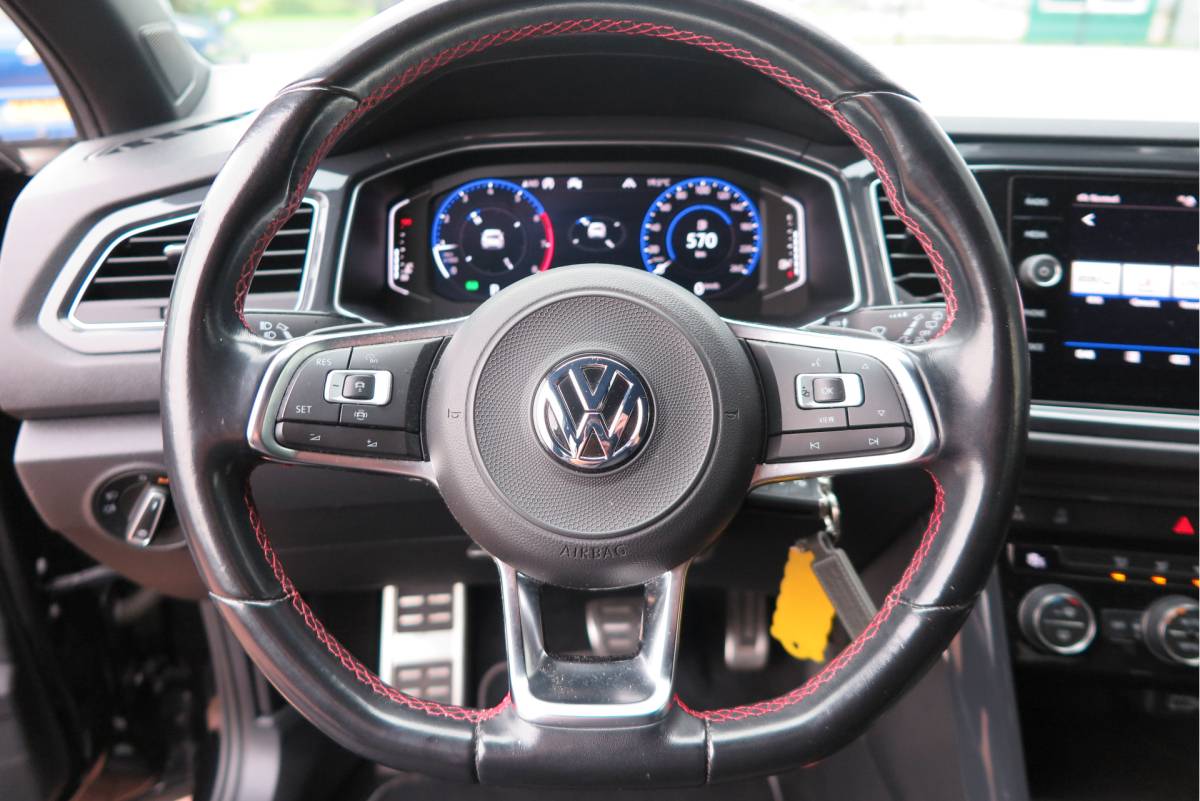 Volkswagen T-Roc Volkswagen T-Roc 1.5 TSI  150pk DSG Sport Business R-Line ,Led,Trekhaak ,Navi, Achteruitrijcamera, Virtual cockpit, DAB+ , PDC, LMV19″ ,Electr. achterklep, Carplay etc.
