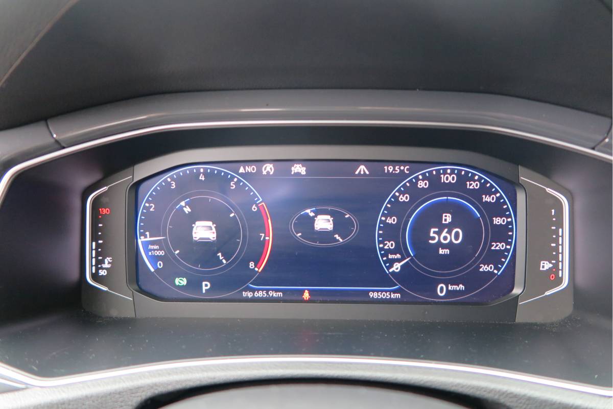 Volkswagen T-Roc Volkswagen T-Roc 1.5 TSI  150pk DSG Sport Business R-Line ,Led,Trekhaak ,Navi, Achteruitrijcamera, Virtual cockpit, DAB+ , PDC, LMV19″ ,Electr. achterklep, Carplay etc.