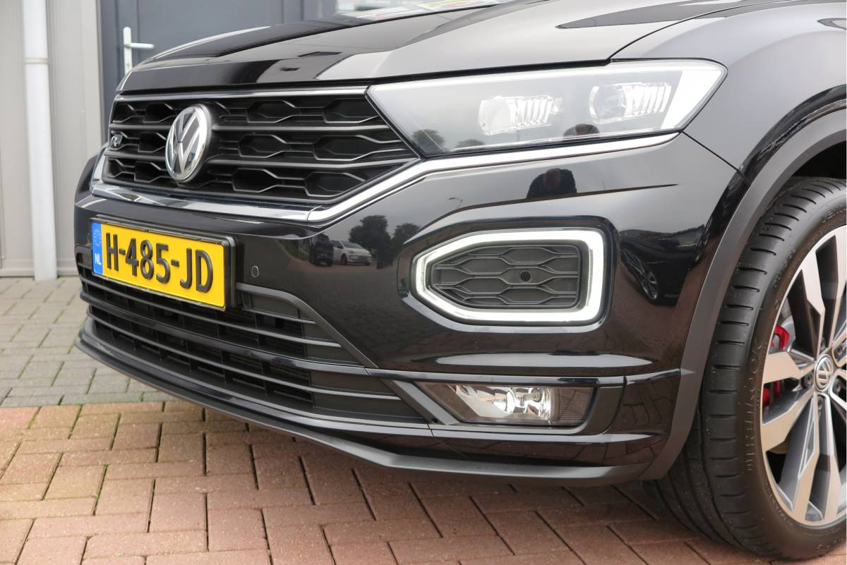Volkswagen T-Roc Volkswagen T-Roc 1.5 TSI  150pk DSG Sport Business R-Line ,Led,Trekhaak ,Navi, Achteruitrijcamera, Virtual cockpit, DAB+ , PDC, LMV19″ ,Electr. achterklep, Carplay etc.