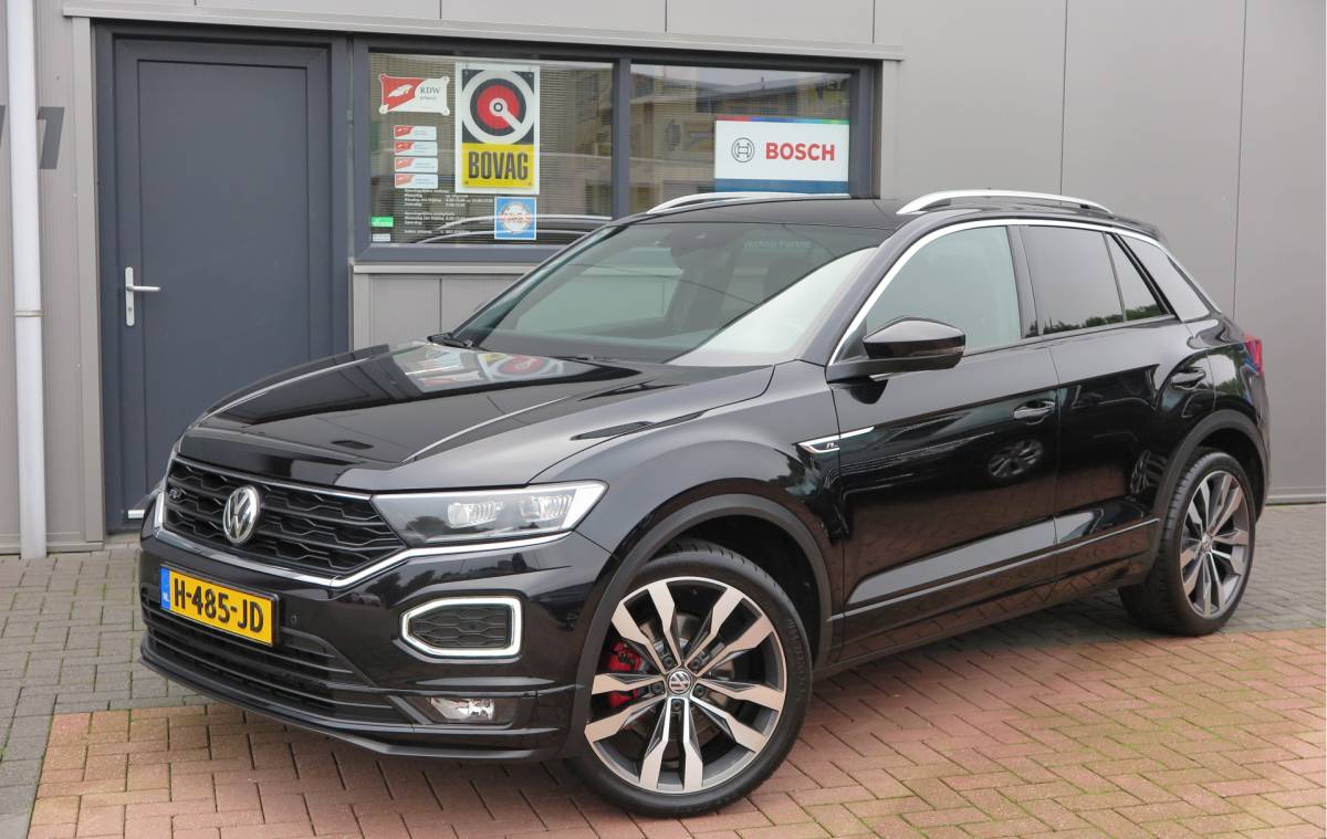 Volkswagen T-Roc Volkswagen T-Roc 1.5 TSI  150pk DSG Sport Business R-Line ,Led,Trekhaak ,Navi, Achteruitrijcamera, Virtual cockpit, DAB+ , PDC, LMV19″ ,Electr. achterklep, Carplay etc.