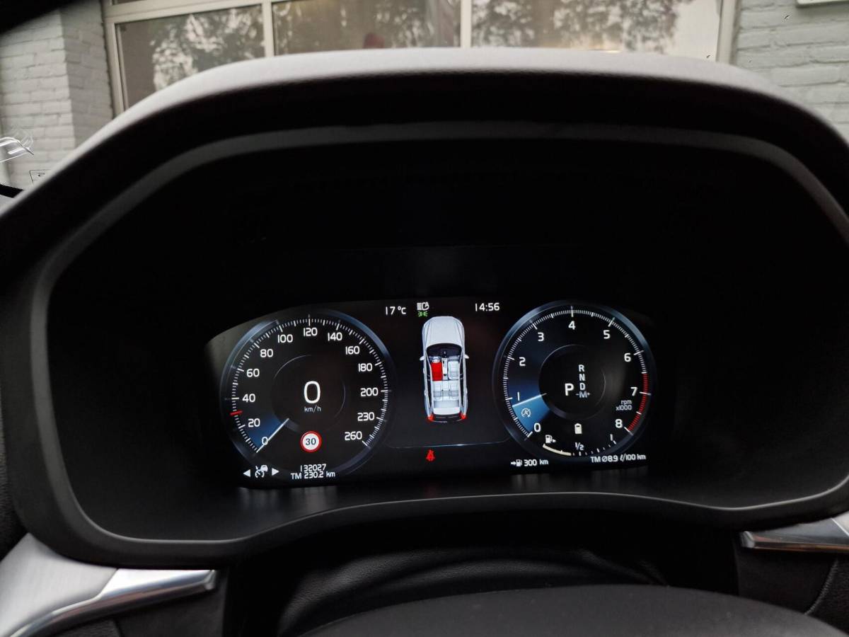 Volvo XC60 Volvo XC60 2.0 B5 251PK Inscription|Trekhaak|ACC|Clima|Carplay|Camera