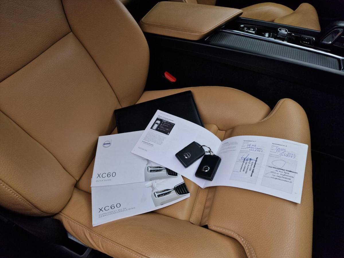Volvo XC60 Volvo XC60 2.0 B5 251PK Inscription|Trekhaak|ACC|Clima|Carplay|Camera