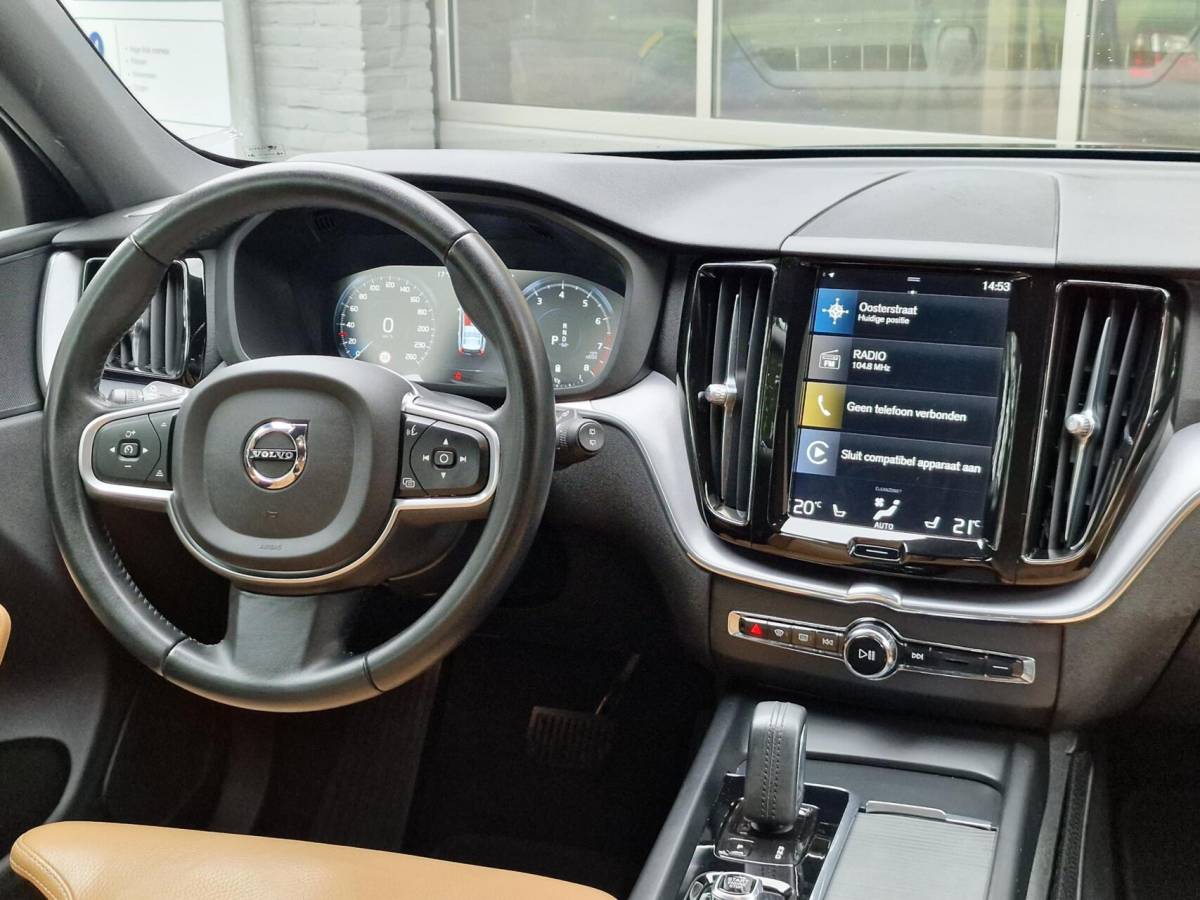 Volvo XC60 Volvo XC60 2.0 B5 251PK Inscription|Trekhaak|ACC|Clima|Carplay|Camera