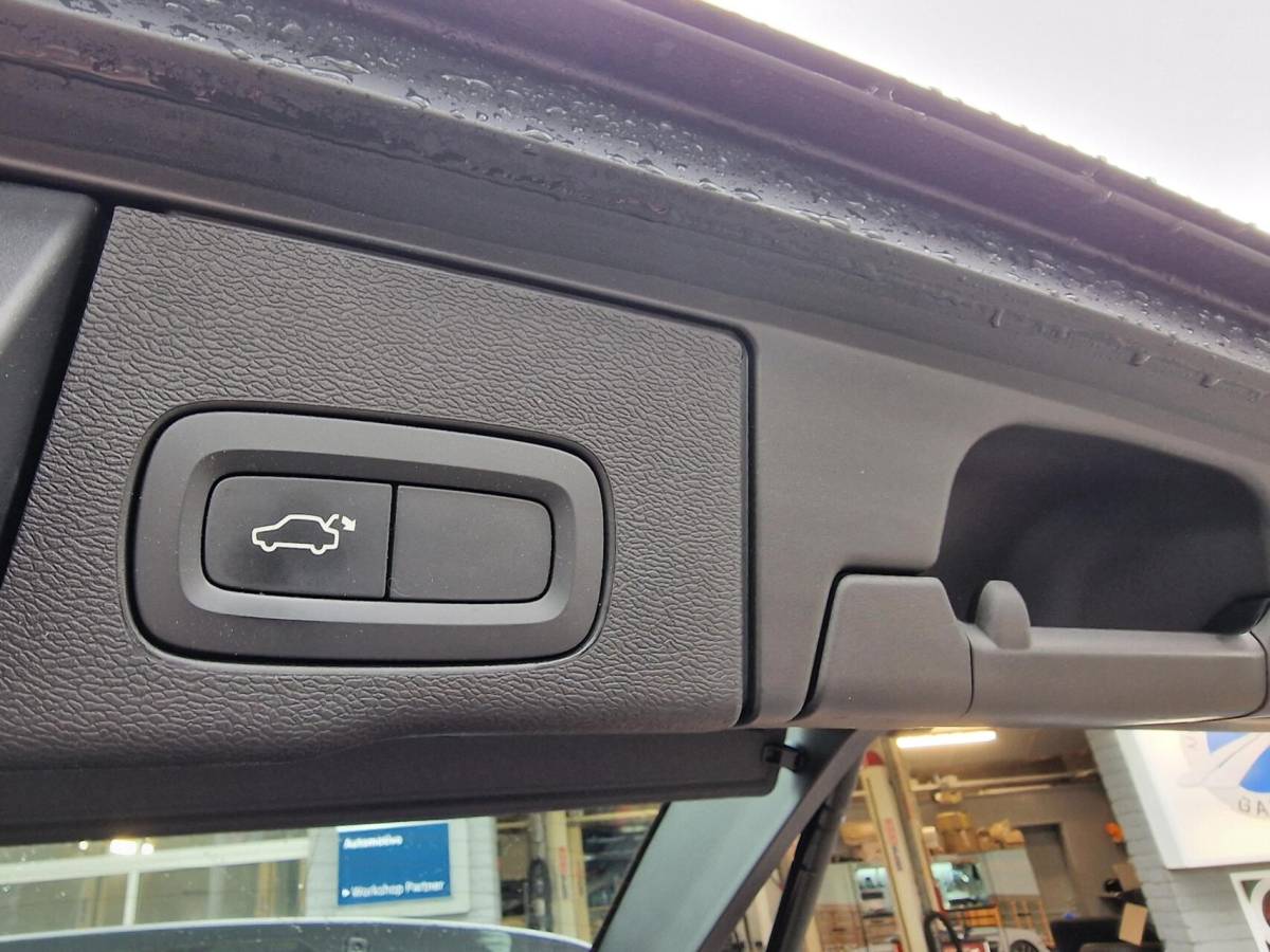 Volvo XC60 Volvo XC60 2.0 B5 251PK Inscription|Trekhaak|ACC|Clima|Carplay|Camera