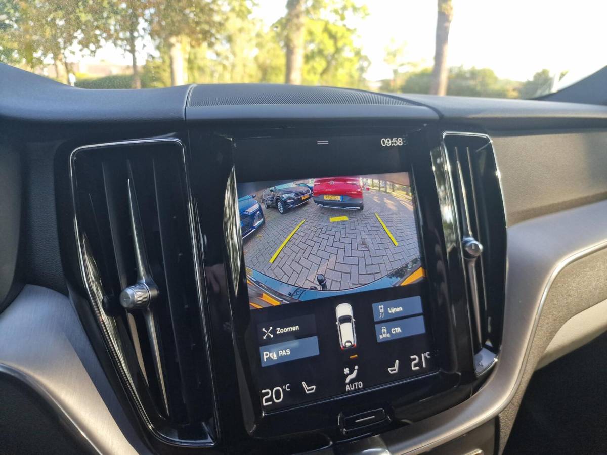 Volvo XC60 Volvo XC60 2.0 B5 251PK Inscription|Trekhaak|ACC|Clima|Carplay|Camera