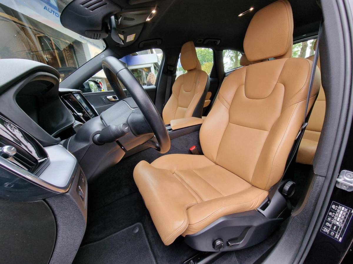 Volvo XC60 Volvo XC60 2.0 B5 251PK Inscription|Trekhaak|ACC|Clima|Carplay|Camera