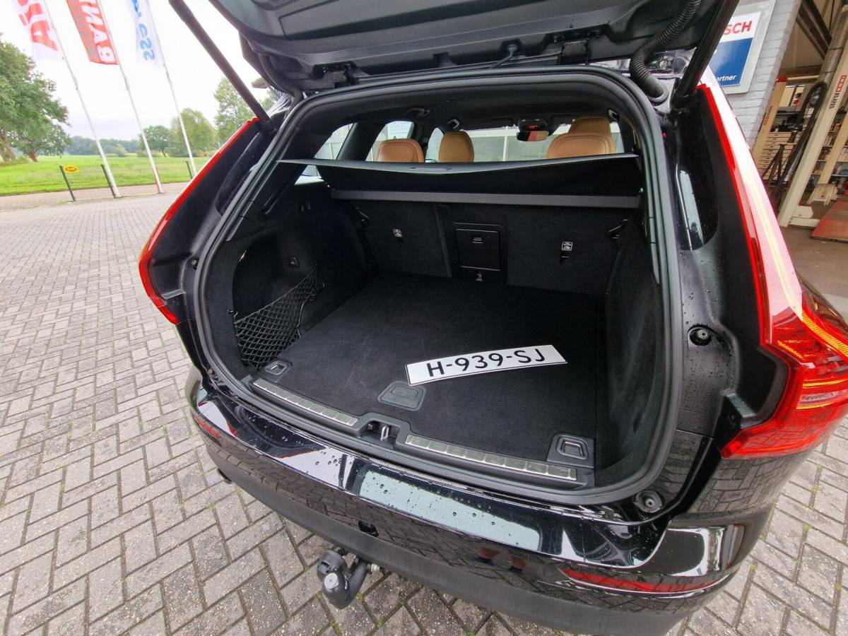 Volvo XC60 Volvo XC60 2.0 B5 251PK Inscription|Trekhaak|ACC|Clima|Carplay|Camera