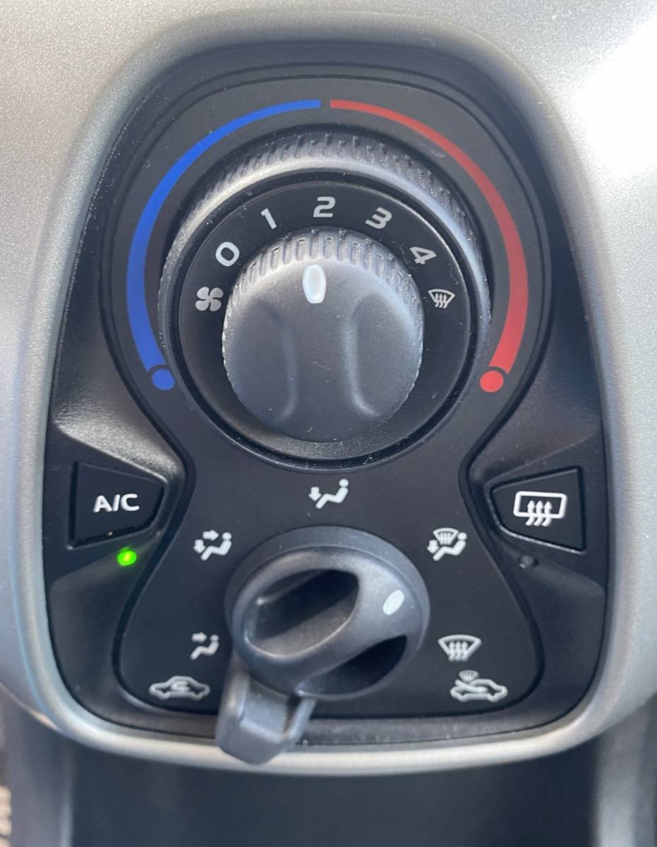 Toyota Aygo Toyota Aygo 1.0 VVT-i x-now/ Camera/ AC/ Navi/ Carplay/ Elec. spiegels