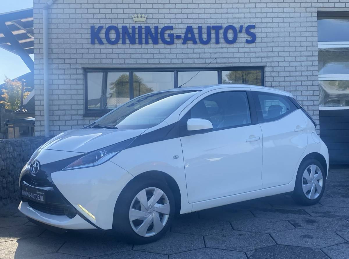 Toyota Aygo Toyota Aygo 1.0 VVT-i x-now/ Camera/ AC/ Navi/ Carplay/ Elec. spiegels