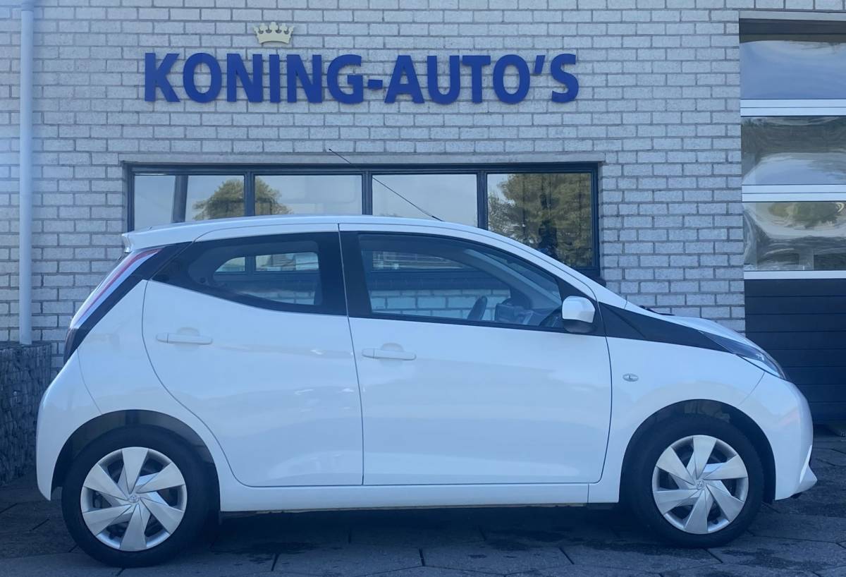 Toyota Aygo Toyota Aygo 1.0 VVT-i x-now/ Camera/ AC/ Navi/ Carplay/ Elec. spiegels
