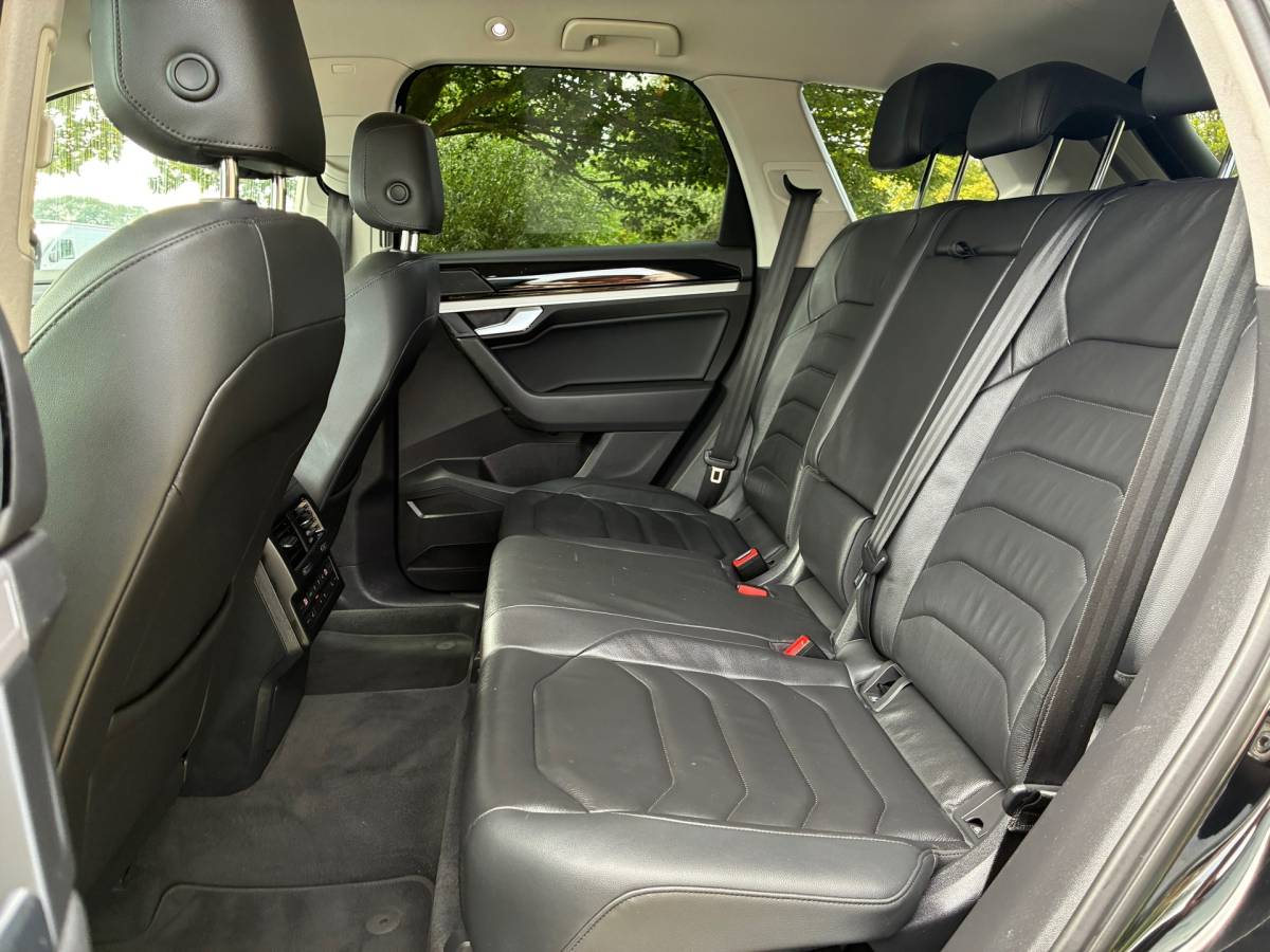 Volkswagen Touareg Volkswagen Touareg 3.0 TDI | Xenon + Carplay + Leder nu €27.975,-!!