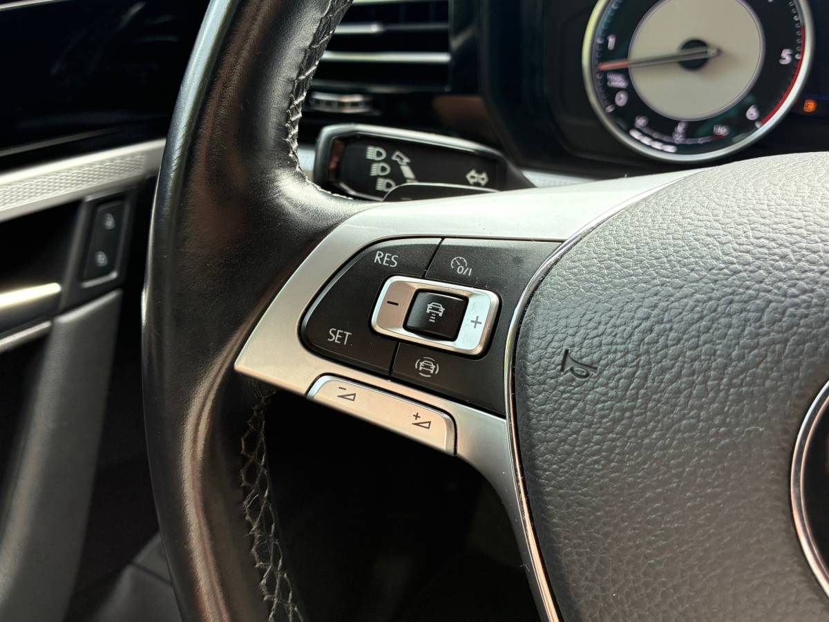 Volkswagen Touareg Volkswagen Touareg 3.0 TDI | Xenon + Carplay + Leder nu €27.975,-!!