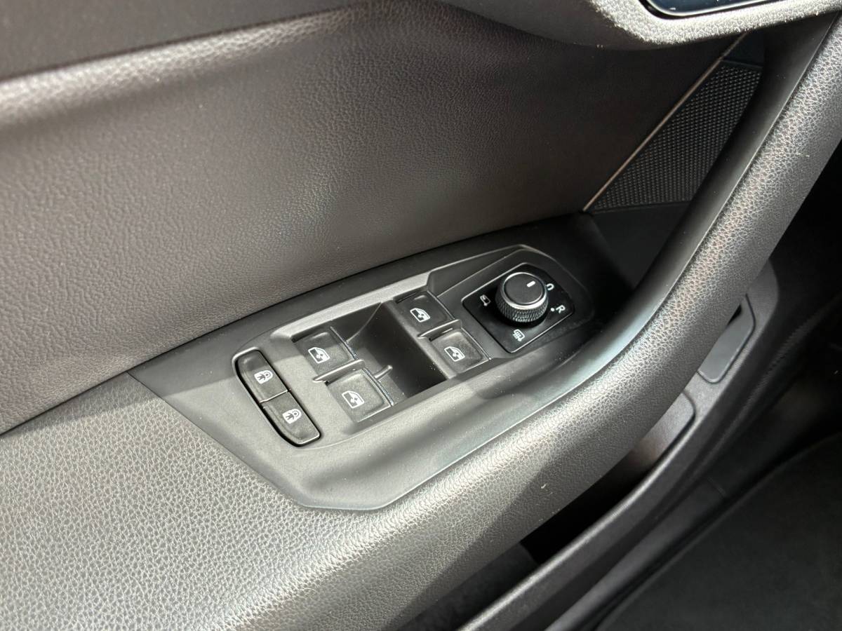 Volkswagen Touareg Volkswagen Touareg 3.0 TDI | Xenon + Carplay + Leder nu €27.975,-!!