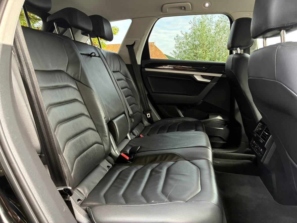 Volkswagen Touareg Volkswagen Touareg 3.0 TDI | Xenon + Carplay + Leder nu €27.975,-!!