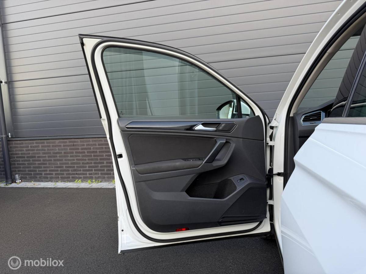 Volkswagen Tiguan Volkswagen Tiguan 1.4 TSI DSG ACT 4Motion R-Line Sound edition
