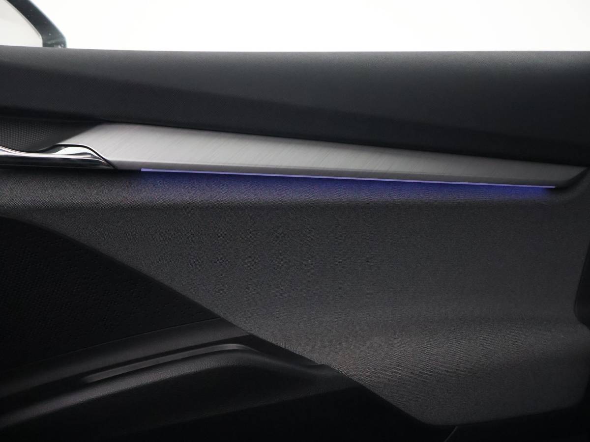 Škoda Enyaq iV Skoda Enyaq iV 60 + SFEERVERLICHTING | APPLE CARPLAY | ANDROID AUTO | DAB
