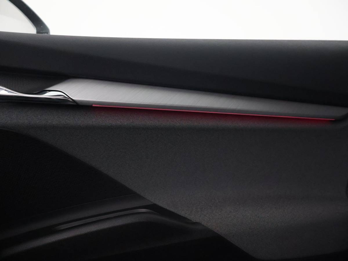 Škoda Enyaq iV Skoda Enyaq iV 60 + SFEERVERLICHTING | APPLE CARPLAY | ANDROID AUTO | DAB